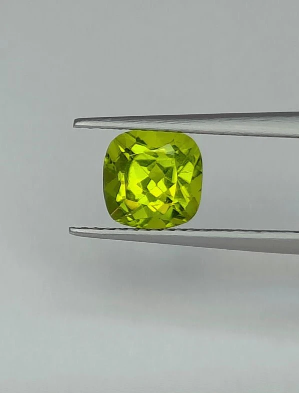 1.88ct Natural Peridot Square Cut Faceted Loose Gemstone From Nigeria — view 1